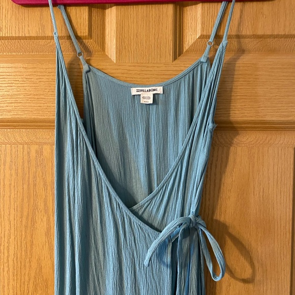 Billabong Wrap Midi Dress - Picture 2 of 3
